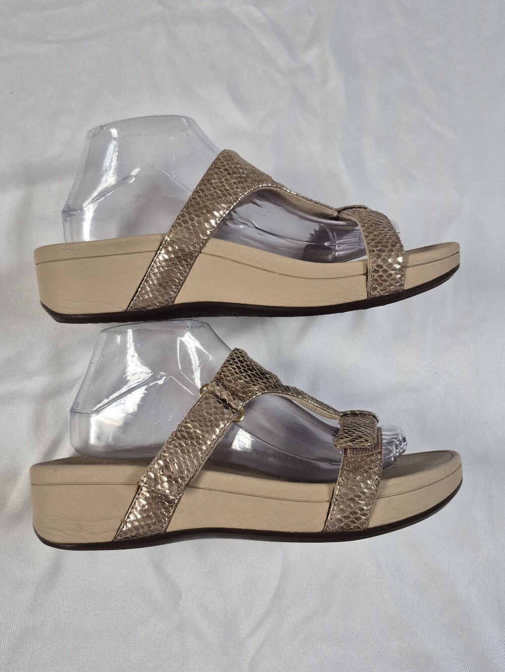 Vionic Ellie Platform Comfort Sandal Rose Gold Metallic Snake Women's Size 9 - Picture 4 of 9